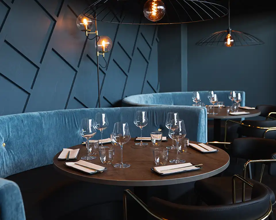 book a table at komo blue walls and set up tables